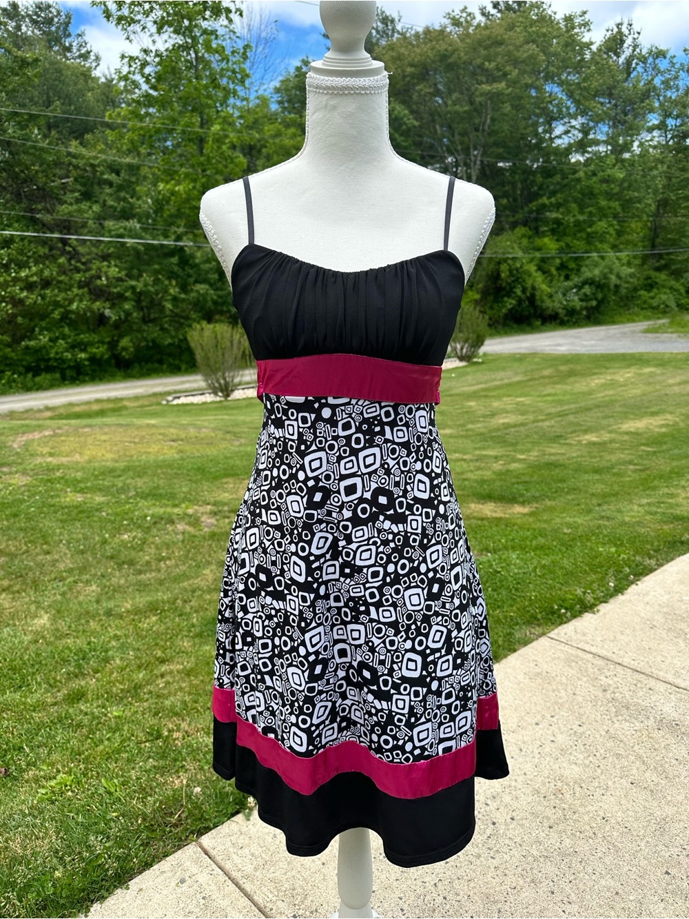 Ruby Rox Black and Fuchsia Geometric Spaghetti Strap Dress